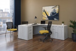 Adding a White Desk can Freshen Up an Office Space