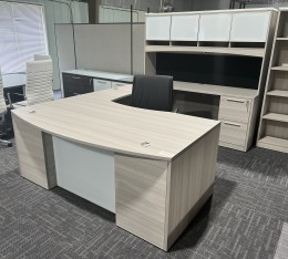U-Shaped Desk with Overhead Hutch