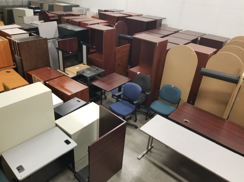 2018 Madison Liquidators Liquidation Warehouse Photo