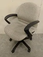 Steelcase Beige Low-Back Rolling Office Chair 