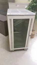 APC Netshelter AR1100A 22U Server Rack