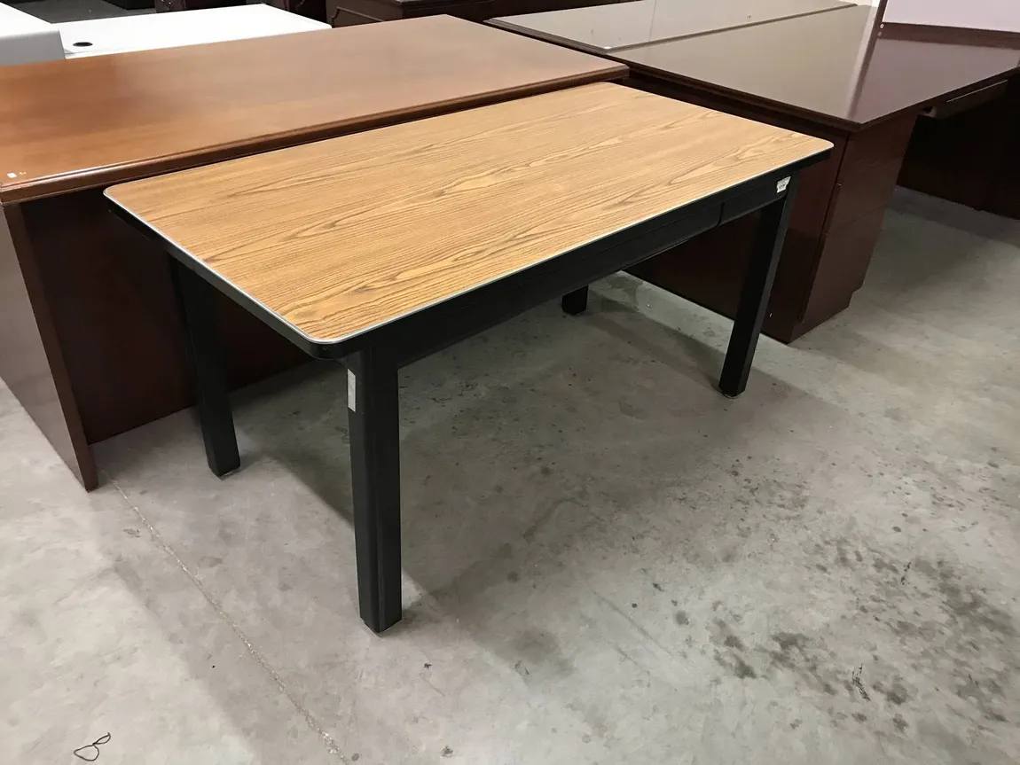 Metal Legs and Laminate Top Desk