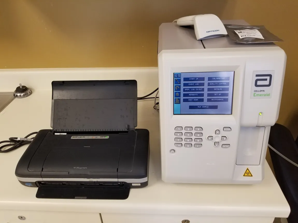Abbott Cell DYN Emerald Hematology System