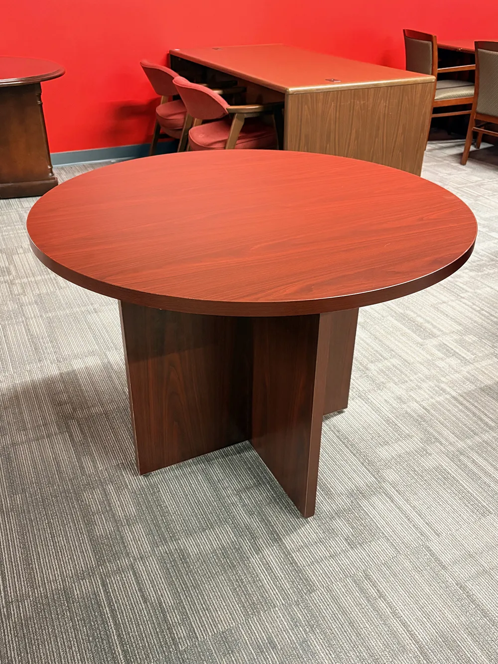 Round Meeting Table