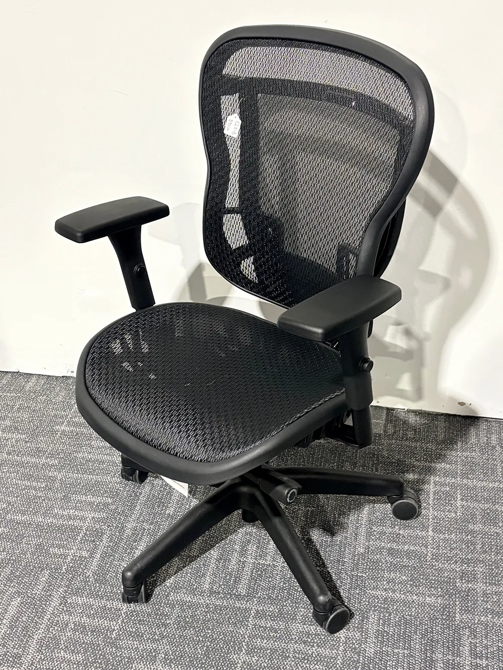 Black Mesh Task Chair