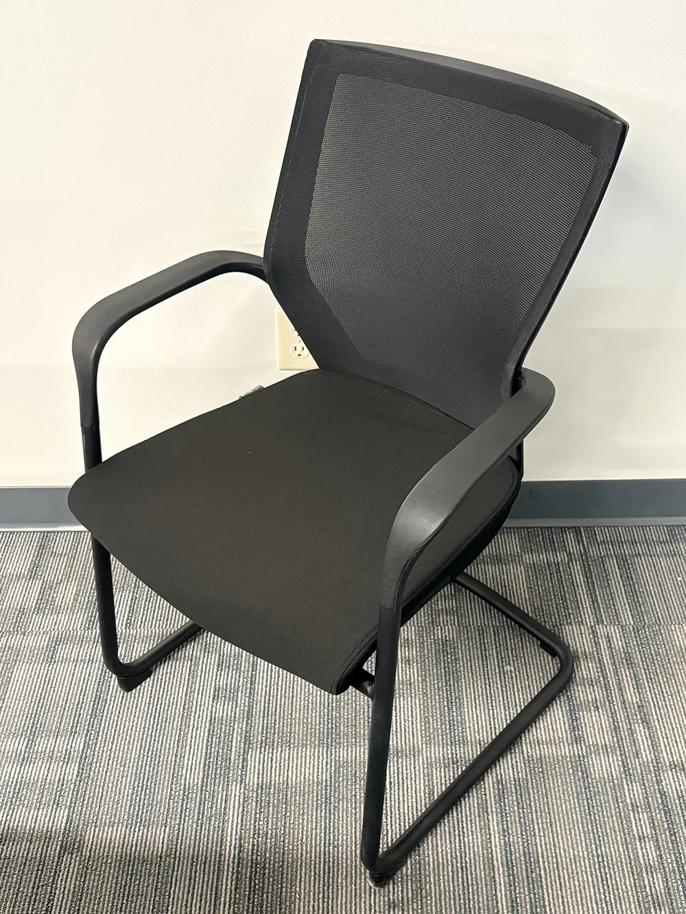 Mesh Back Guest Chair with Arms