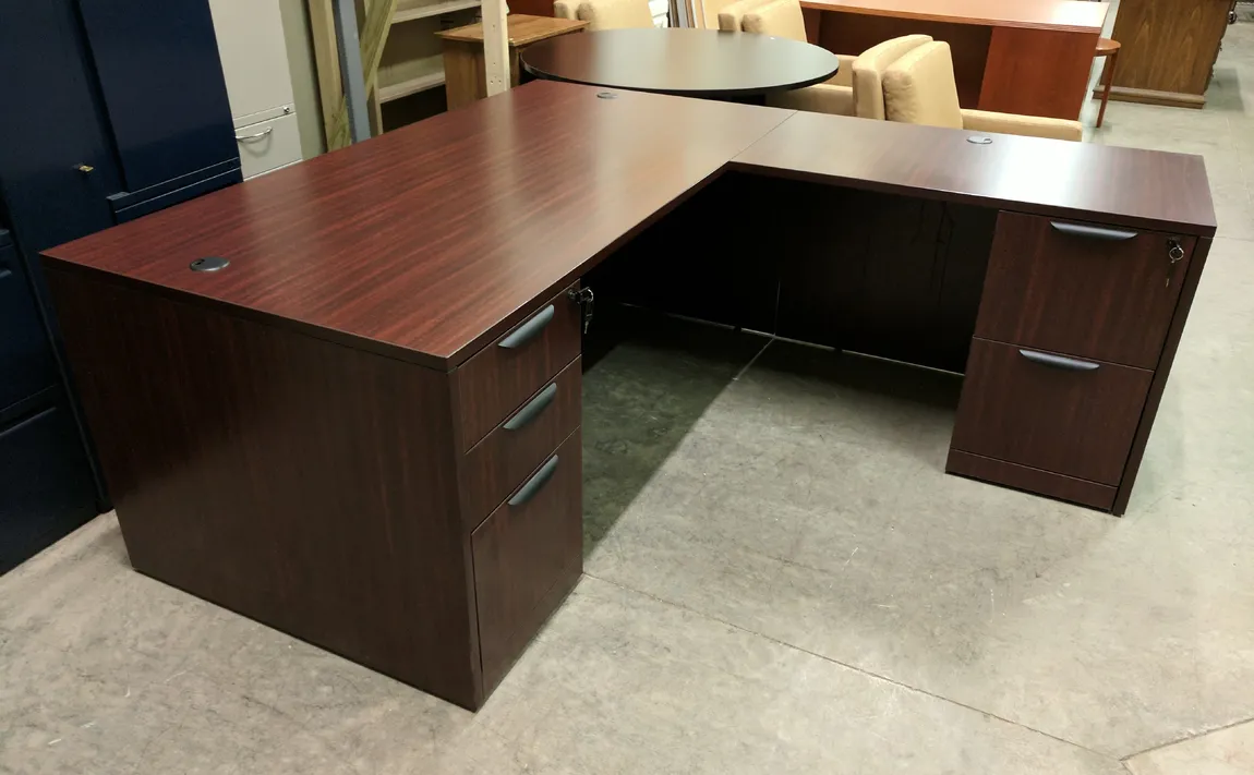 Mahogany Laminate L-Shape Desk with Drawers