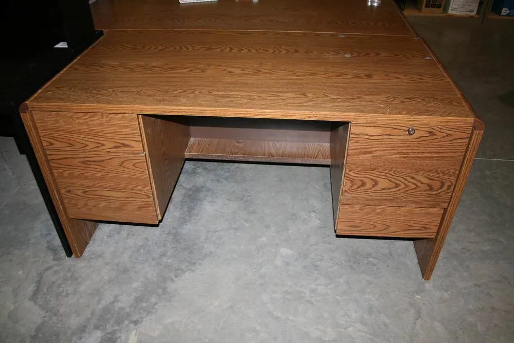 Used Professional Wood Desk with lockable drawer