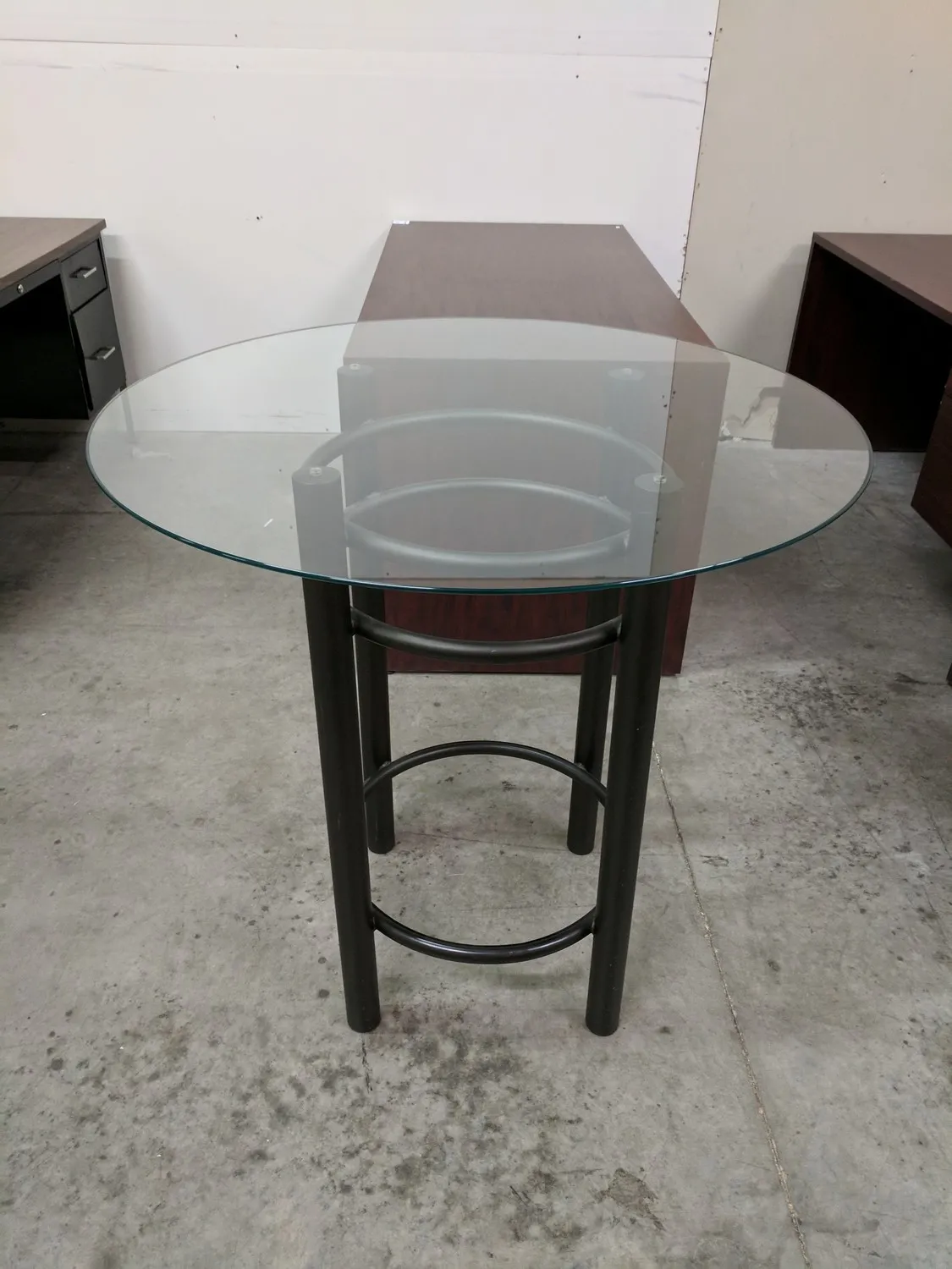 36â€ Round Table with Glass Top