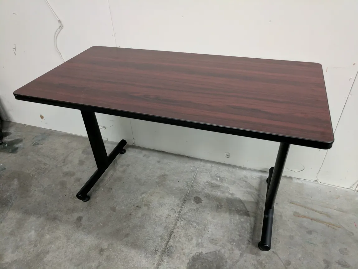 Mahogany Laminate Training Table â€“ 48x24