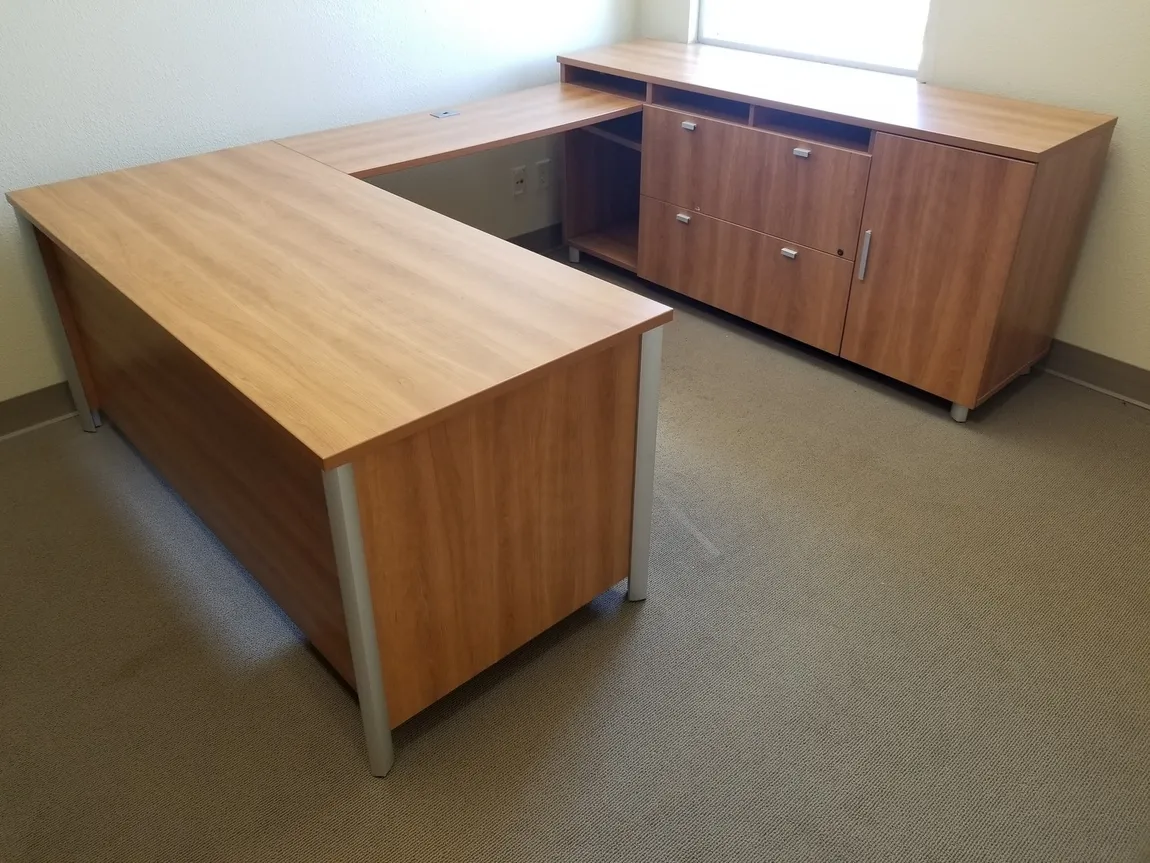 Lacasse Oak Laminate Executive U-Shape Desk