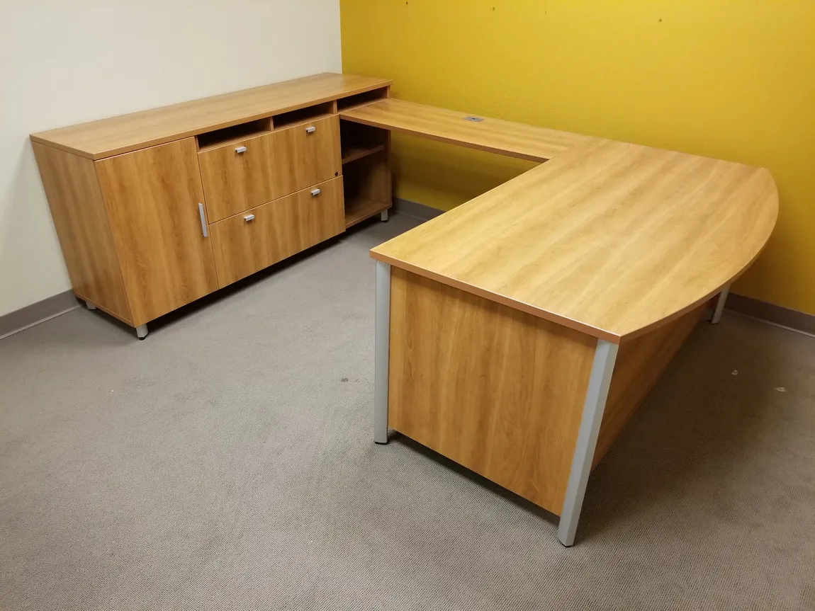 Lacasse Oak Laminate Executive U-Shape Desk