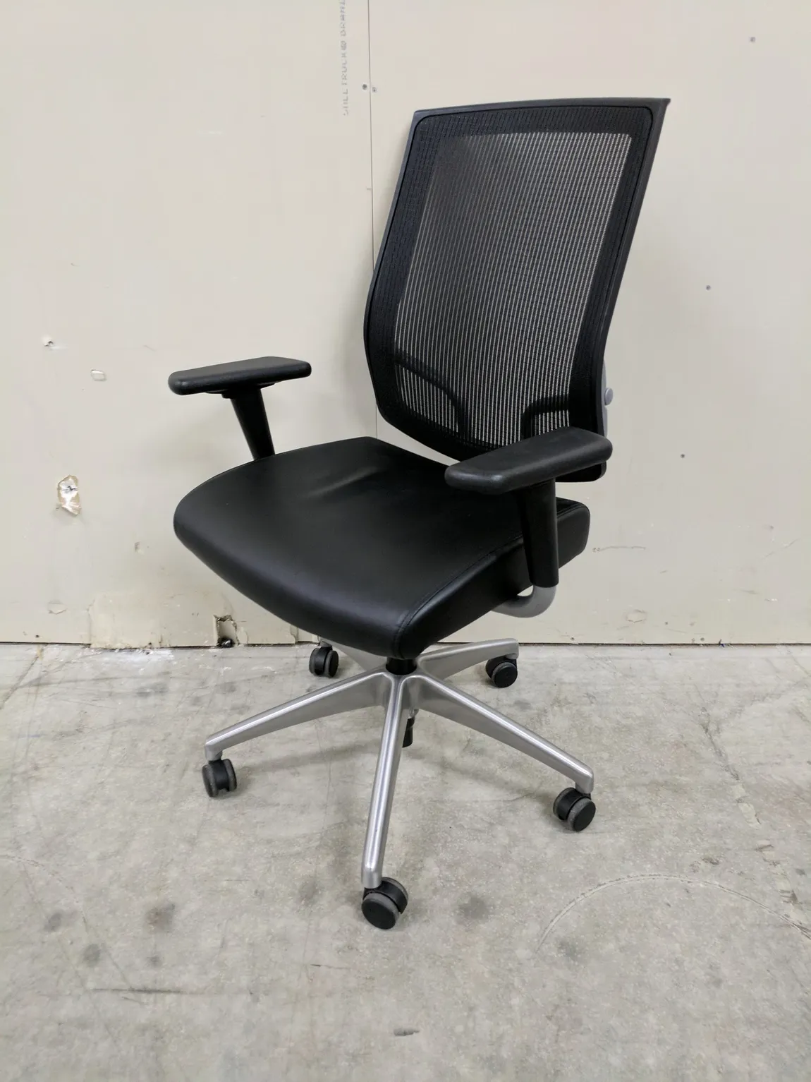 SitOnIt Black Mesh Back Rolling Office Chair