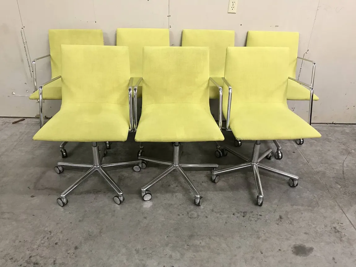 Andreu World Mango Green Flex Executive Armchair