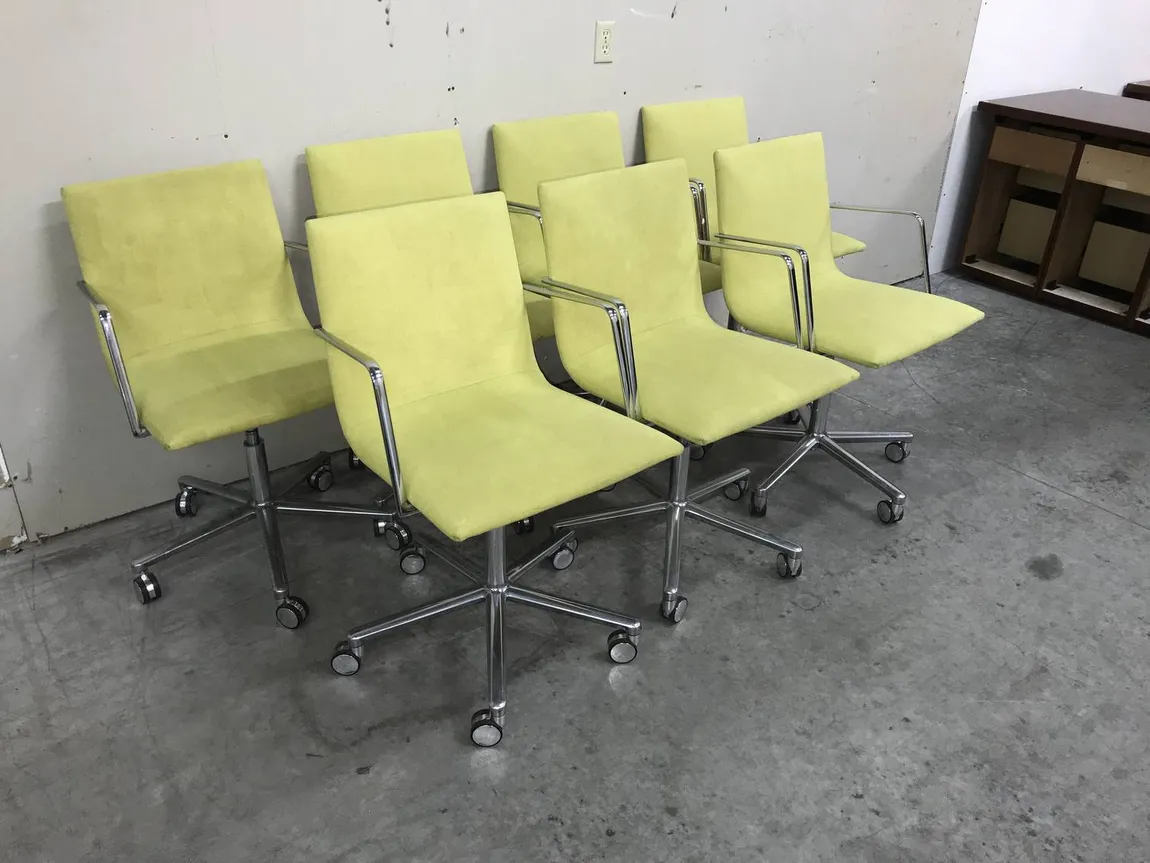 Andreu World Mango Green Flex Executive Armchair