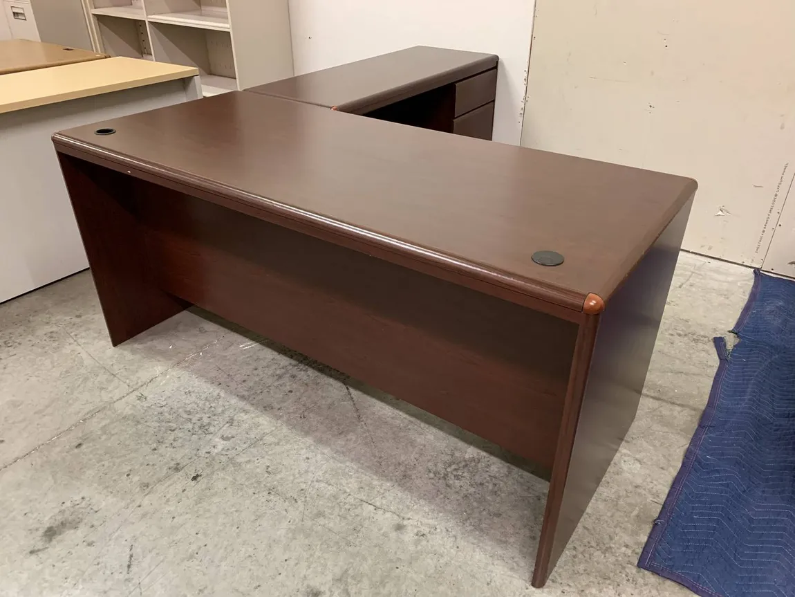 Mahogany Laminate L Shaped Desk