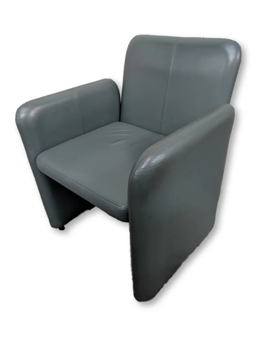 Fabrique Par Green Guest Chairs