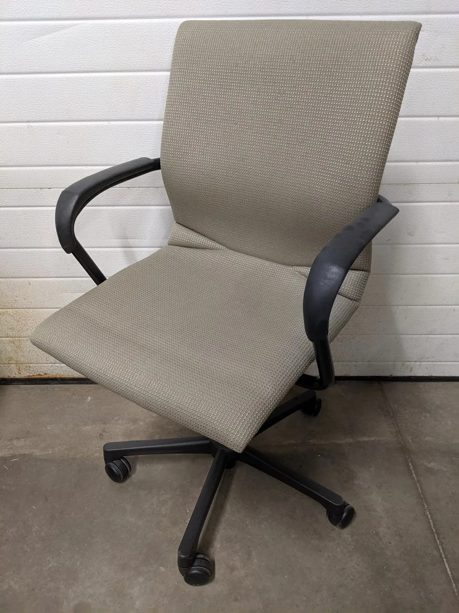 Steelcase Beige Mid-Back Office Chairs