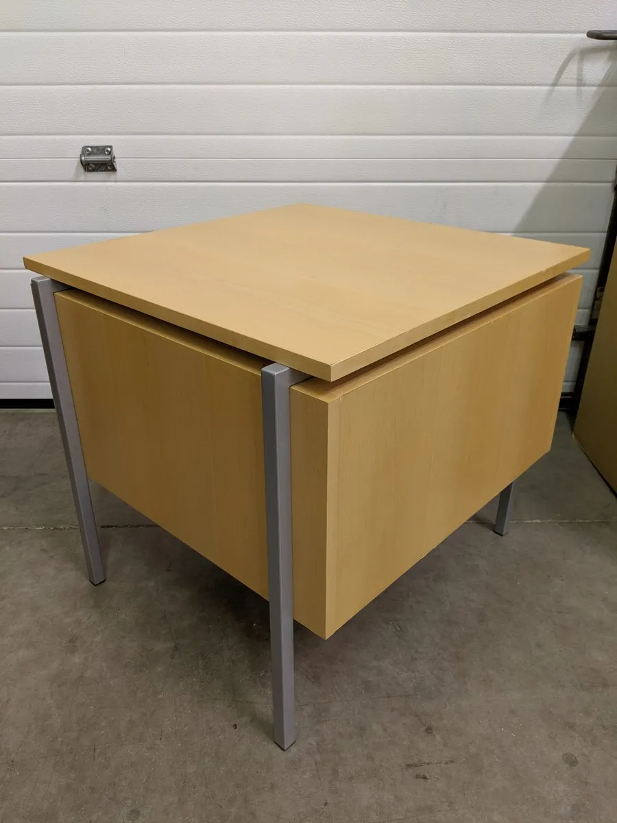 Maple Laminate End Table â€“ 24 Inch Wide