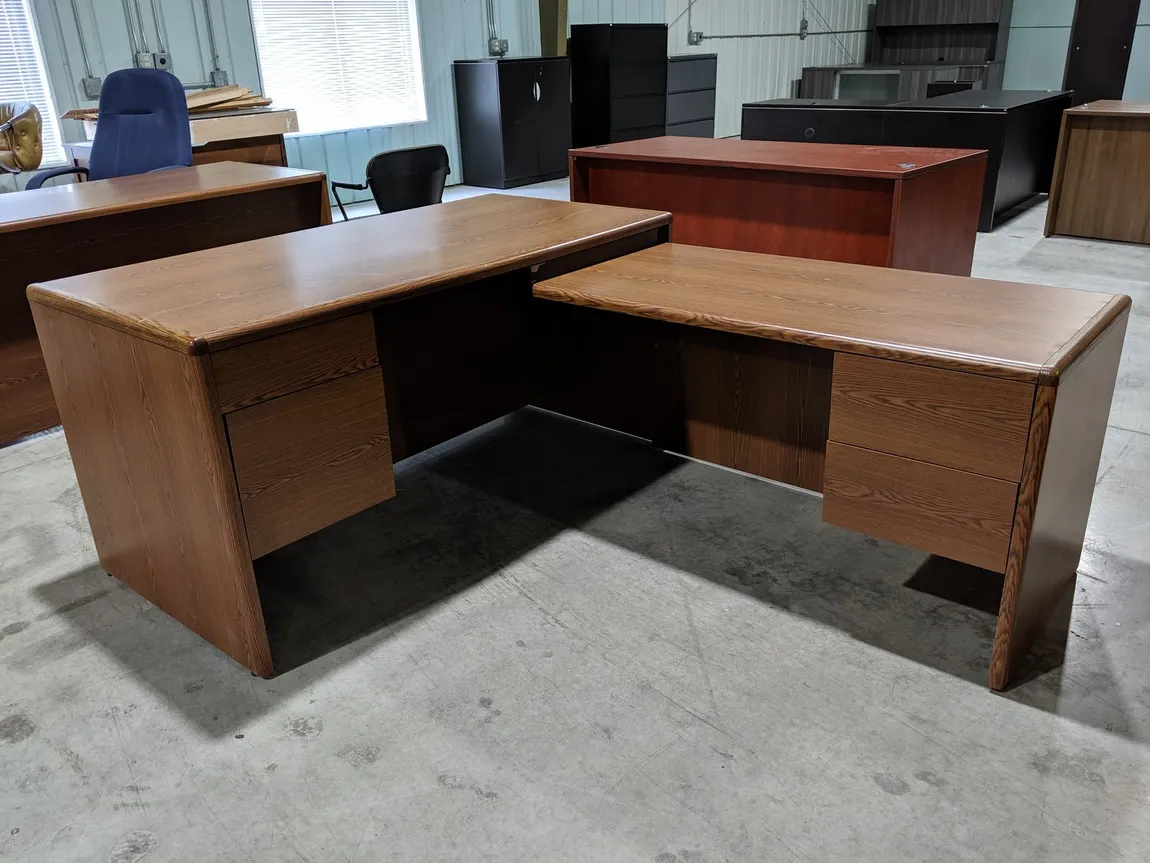 Walnut Laminate L-Shaped Desk â€“ Right Return