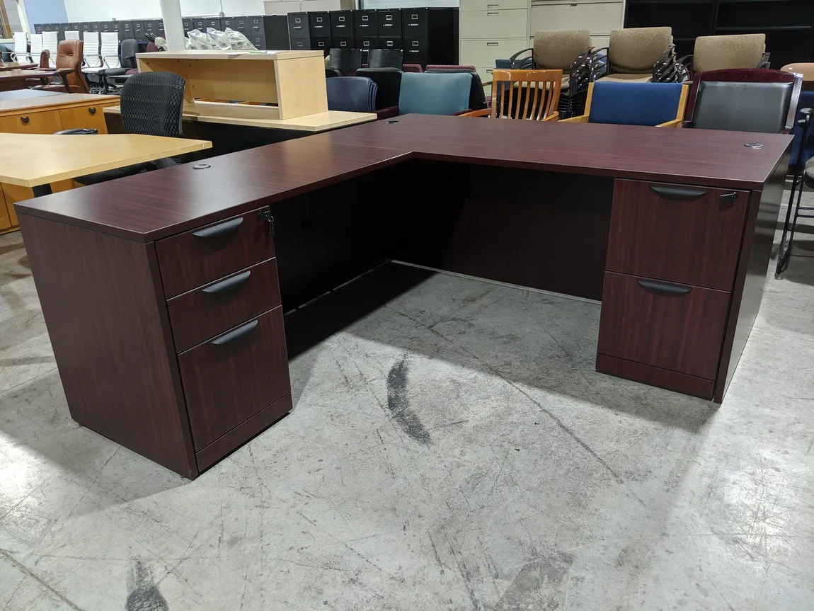Mahogany Laminate L-Shape Desk â€“ Left Return