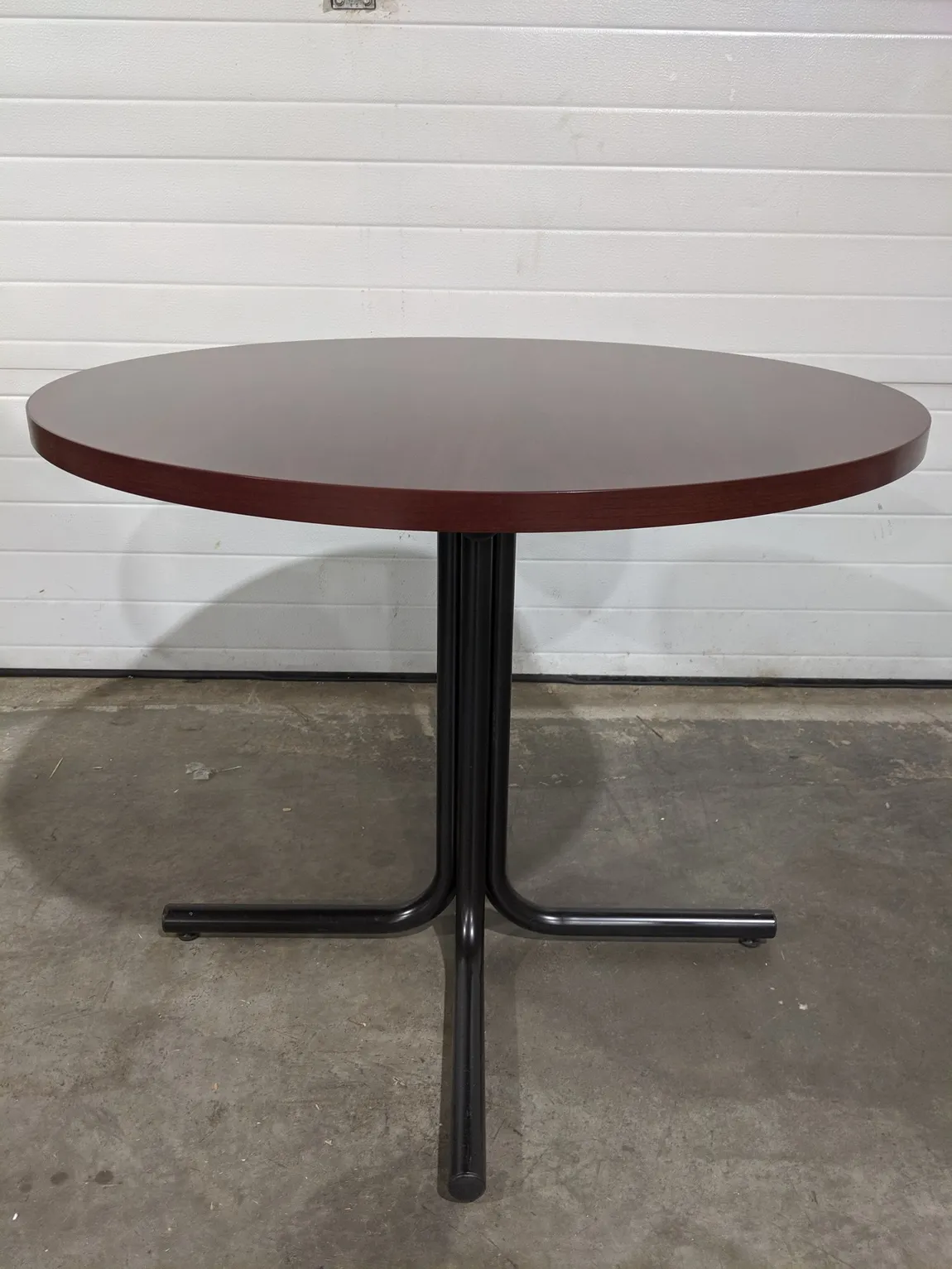 35.5â€ Round Mahogany Laminate Conference Meeting Table