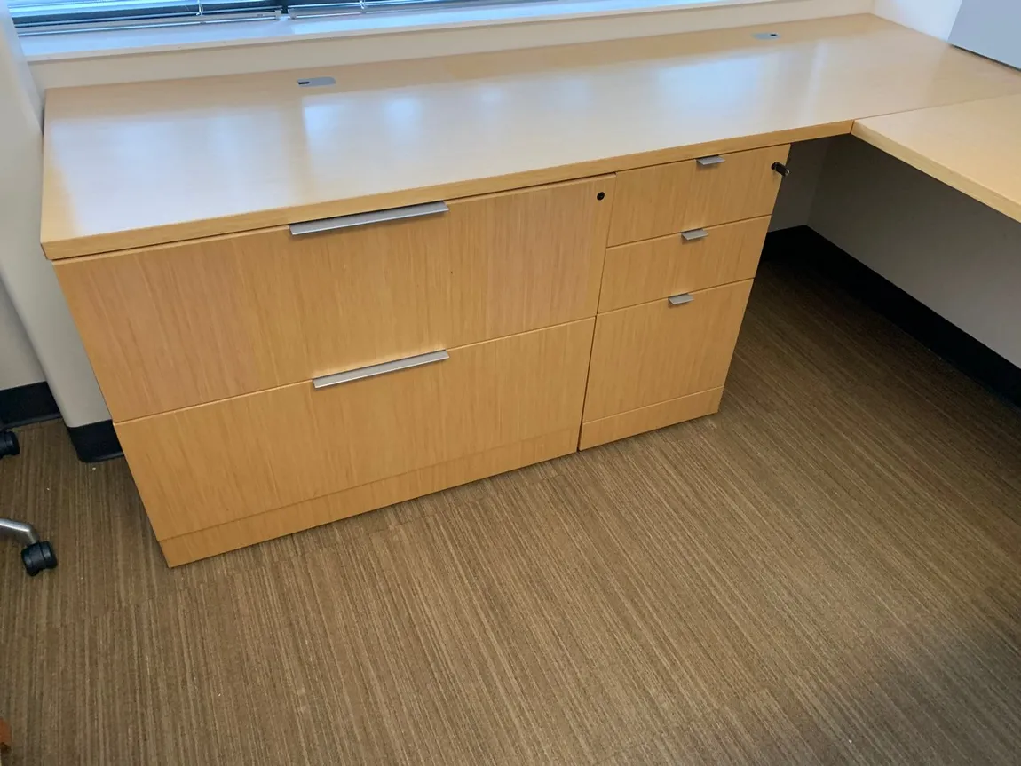 Knoll Executive U-Shaped Peninsula Desk â€“ Left Bridge