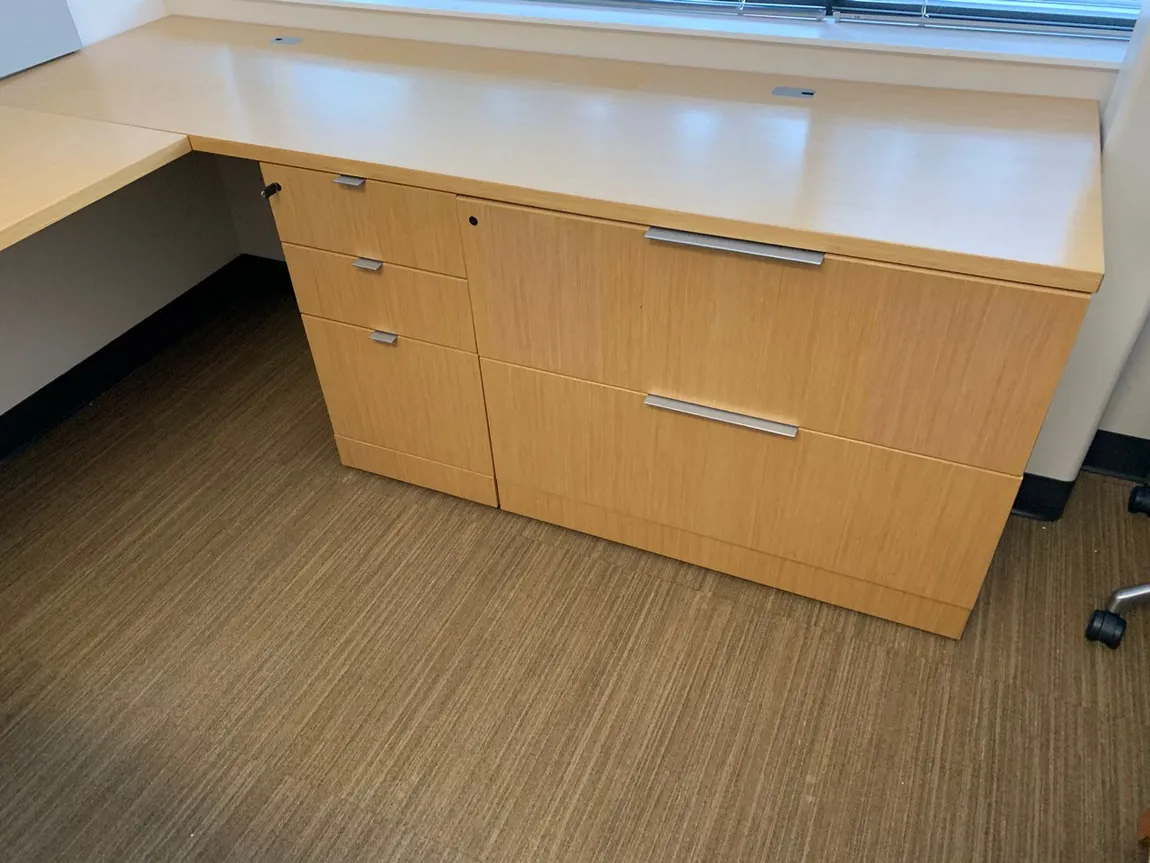 Knoll Executive U-Shaped Peninsula Desk â€“ Right Bridge