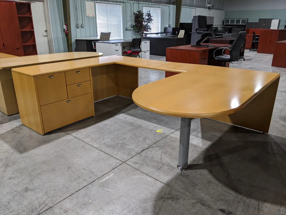 Oak Laminate U Shape Peninsula Desk