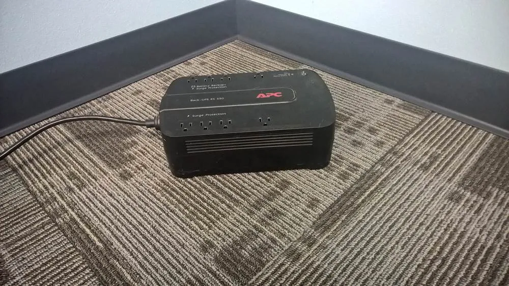 APC Back-UPS 550VA backup Power supply 