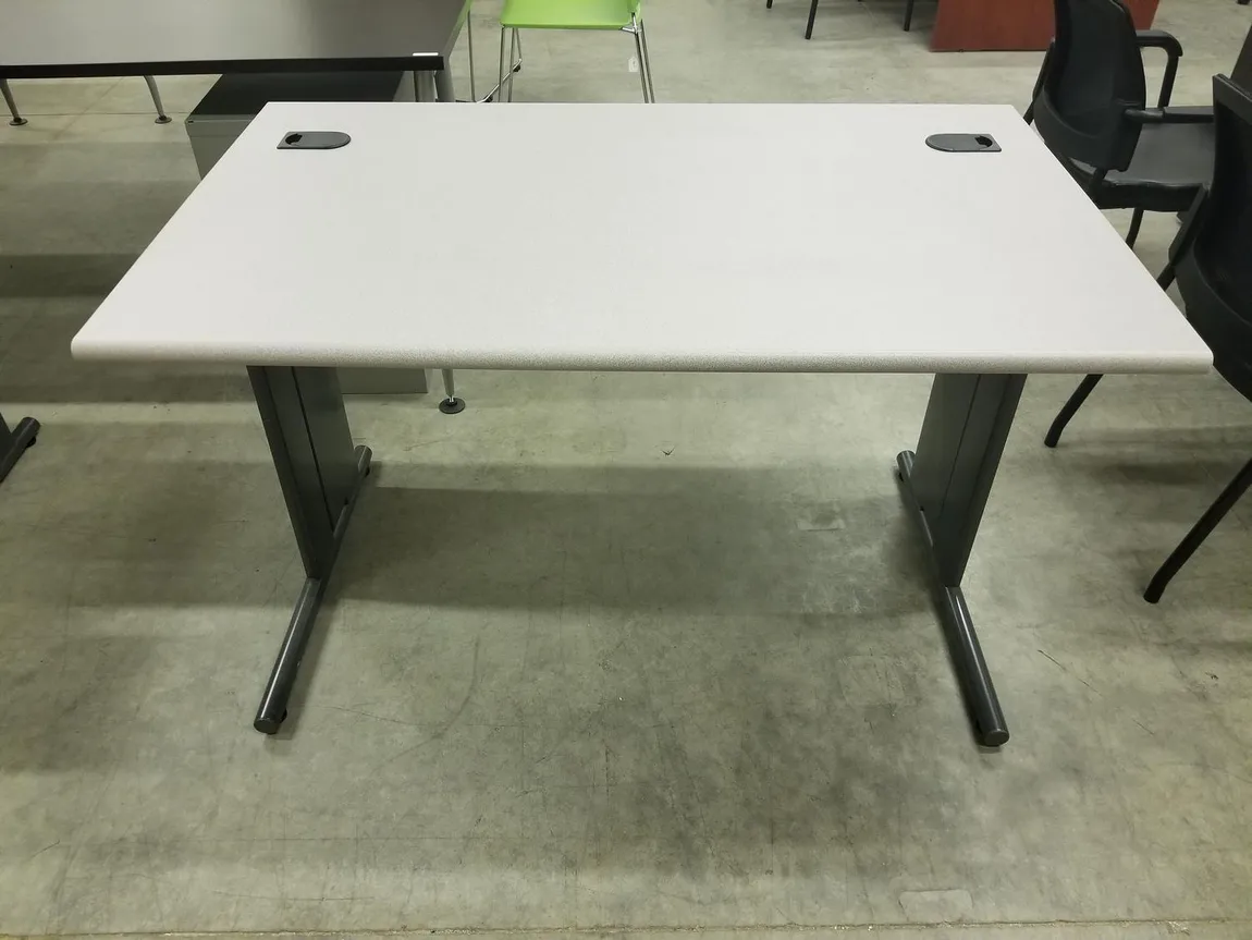 48x30 Workstation Desk Taining Table