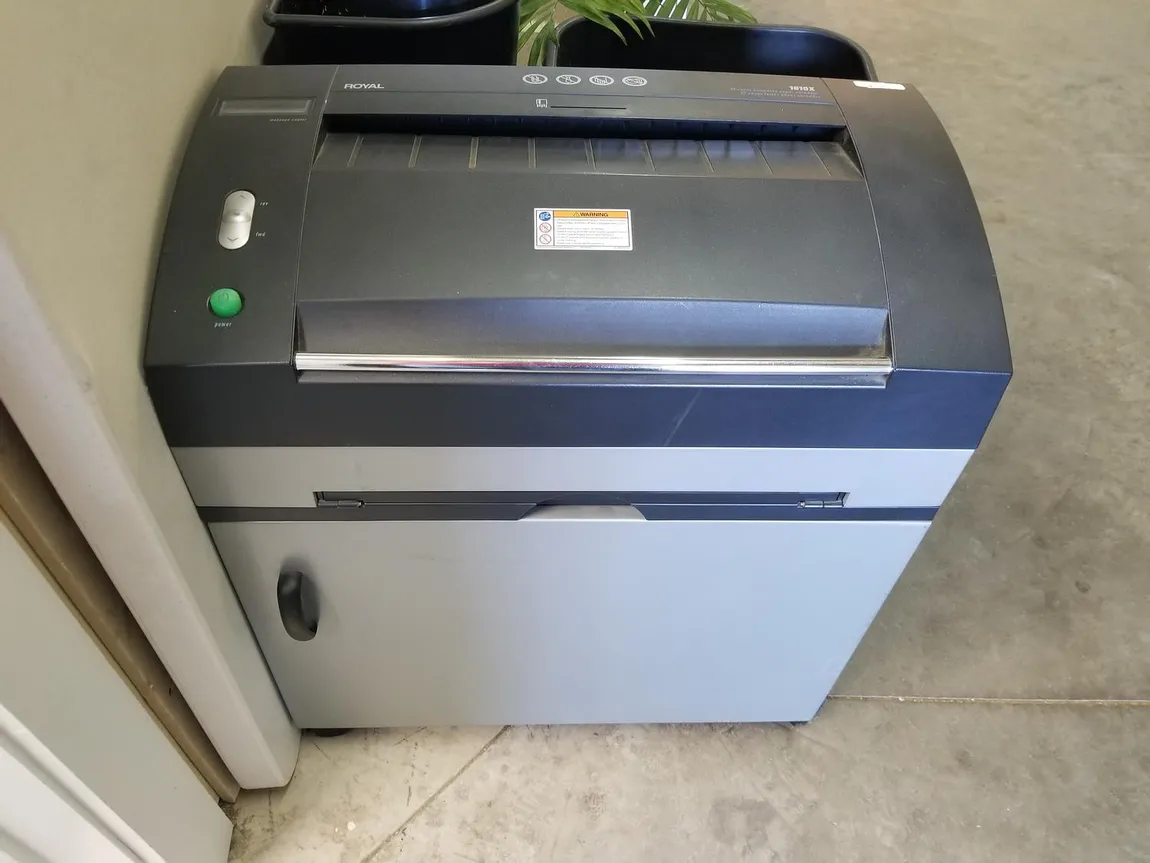 Royal 1610x Industrial Confetti Paper Shredder