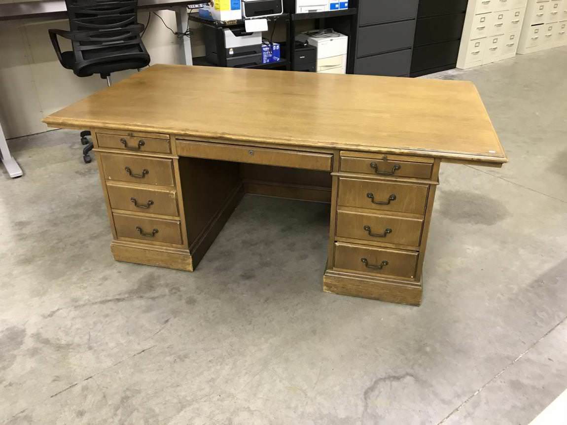 https://madisonliquidators.com/images/p/1150/1159-extra-large-solid-wood-executive-desk-2.jpg