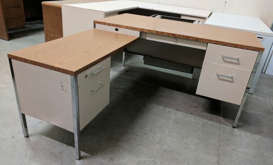 Walnut Laminate L-Shape Desk with Left Return