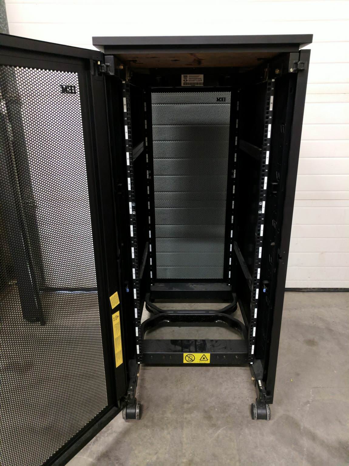 IBM 25U Rolling Server Rack