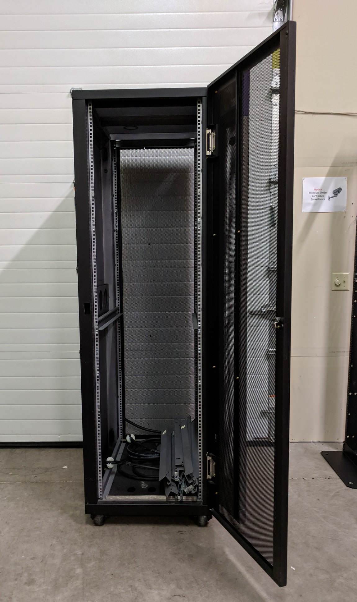 StorageTek Engenio Black Metal Server Rack