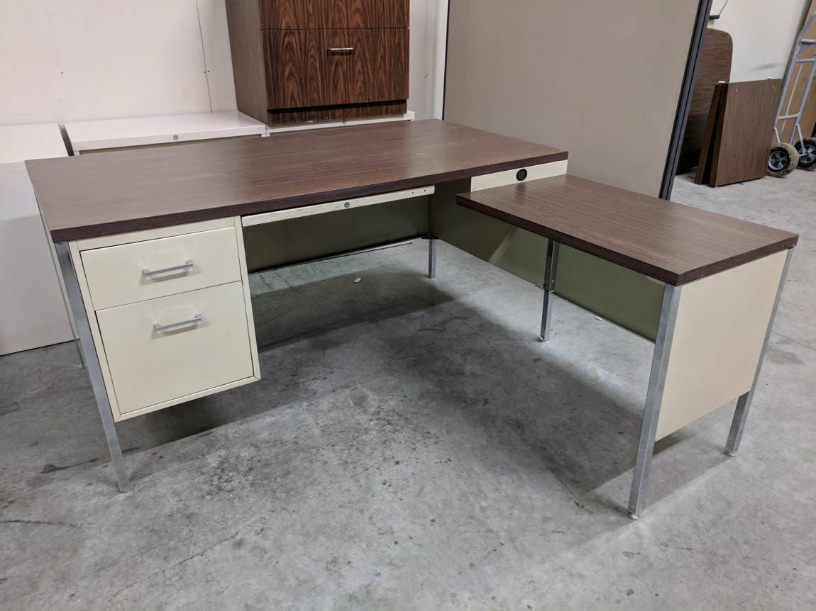 Putty Metal L Shape Desk with Walnut Laminate Top