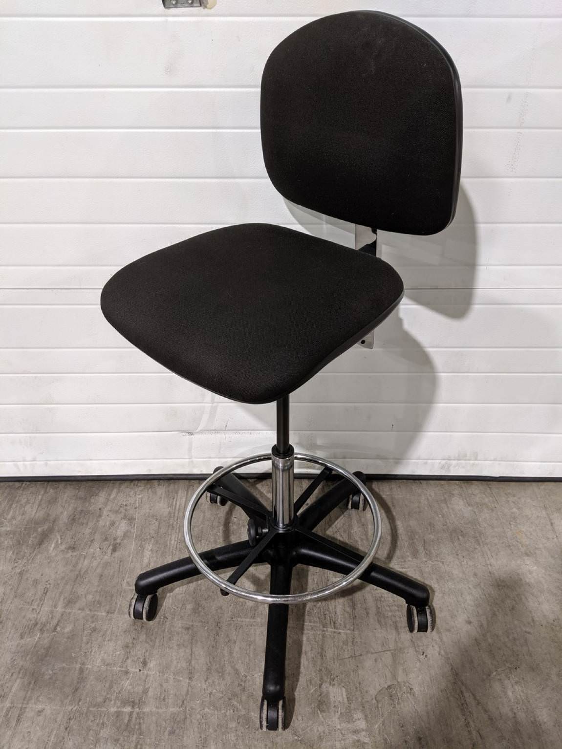 BenchPro Black Low-Back Rolling Office Stool Chair