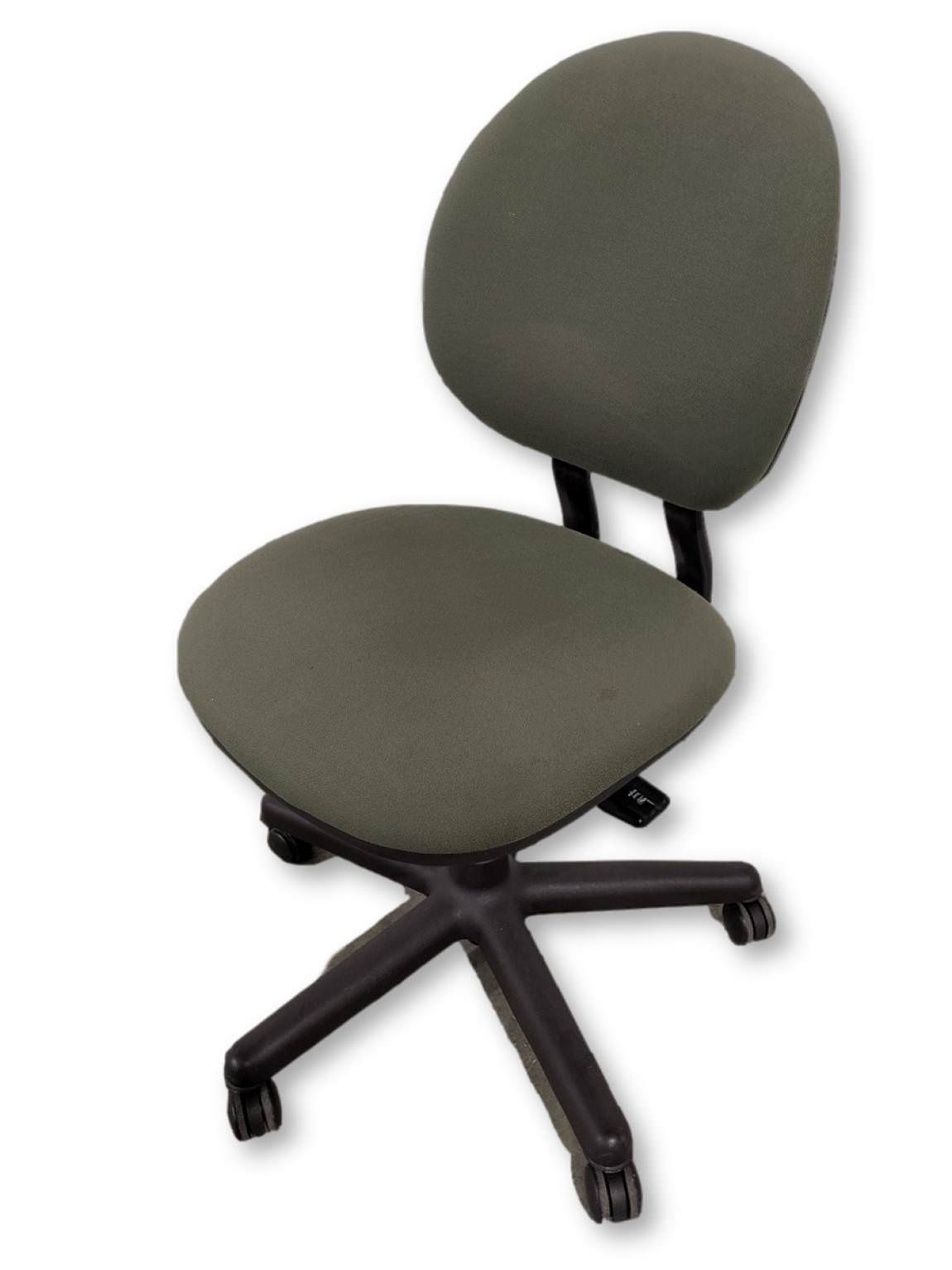 2775 Steelcase Green Rolling Office Chair Without Arms 1 