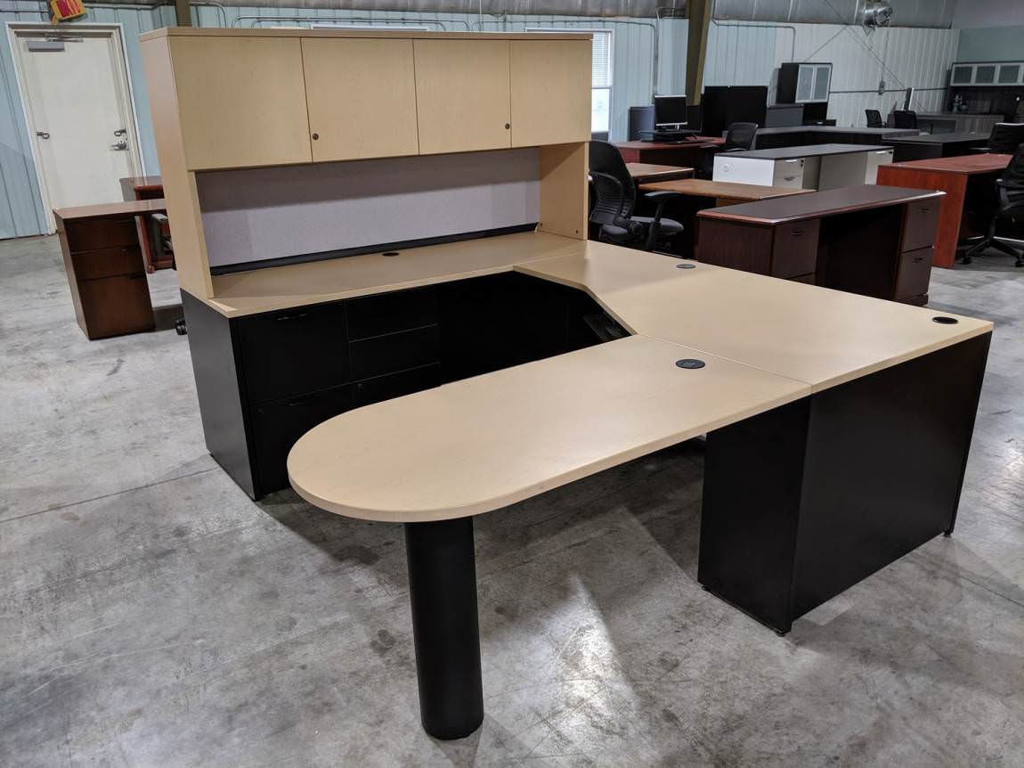 Maple Laminate U Shaped Peninsula Desk with Hutch