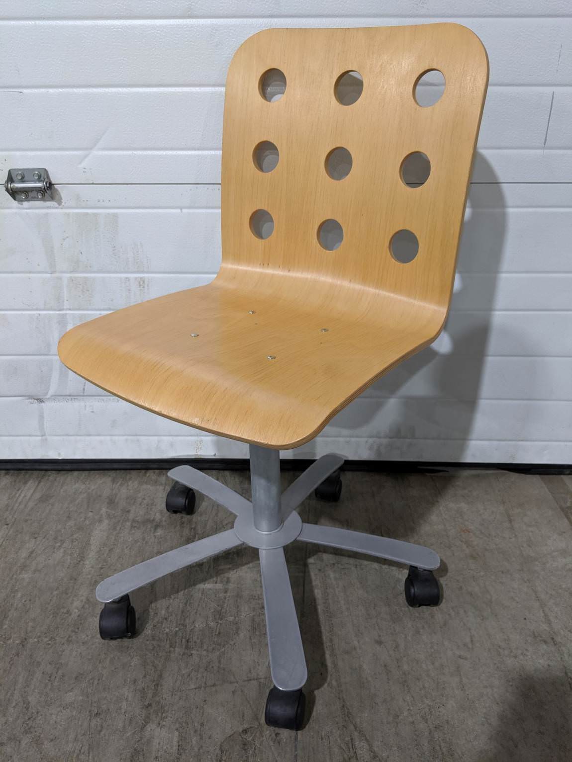 Rolling Swivel Chair with Oak Finish