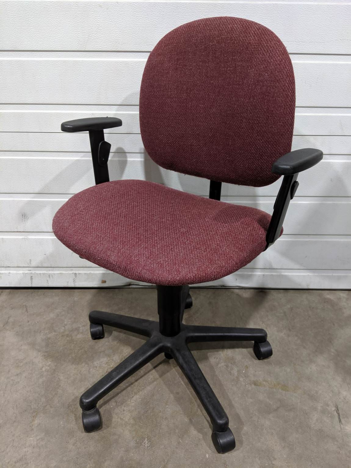 https://madisonliquidators.com/images/p/1150/3028-hon-red-fabric-rolling-office-chair-2.jpg