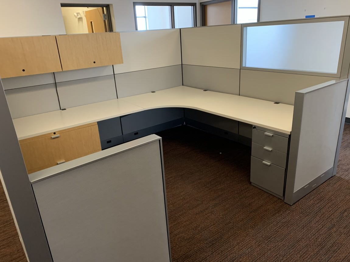 4066 Knoll Dividends Pod Of 3 Cubicles 2 