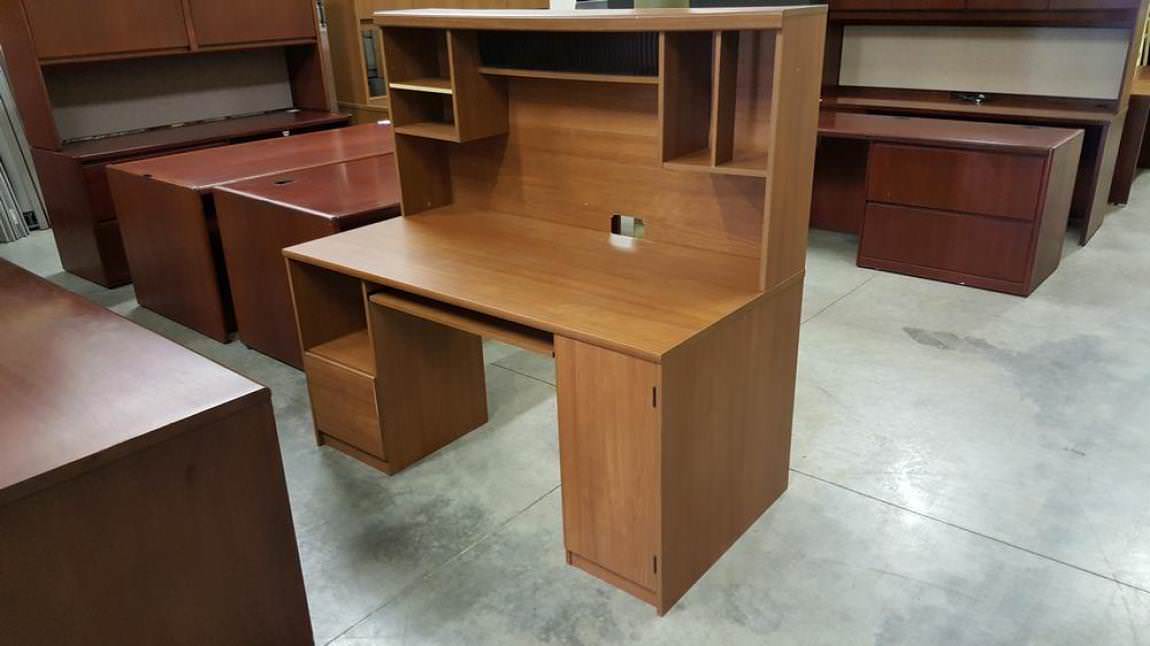 O'Sullivan Computer Desk with Hutch