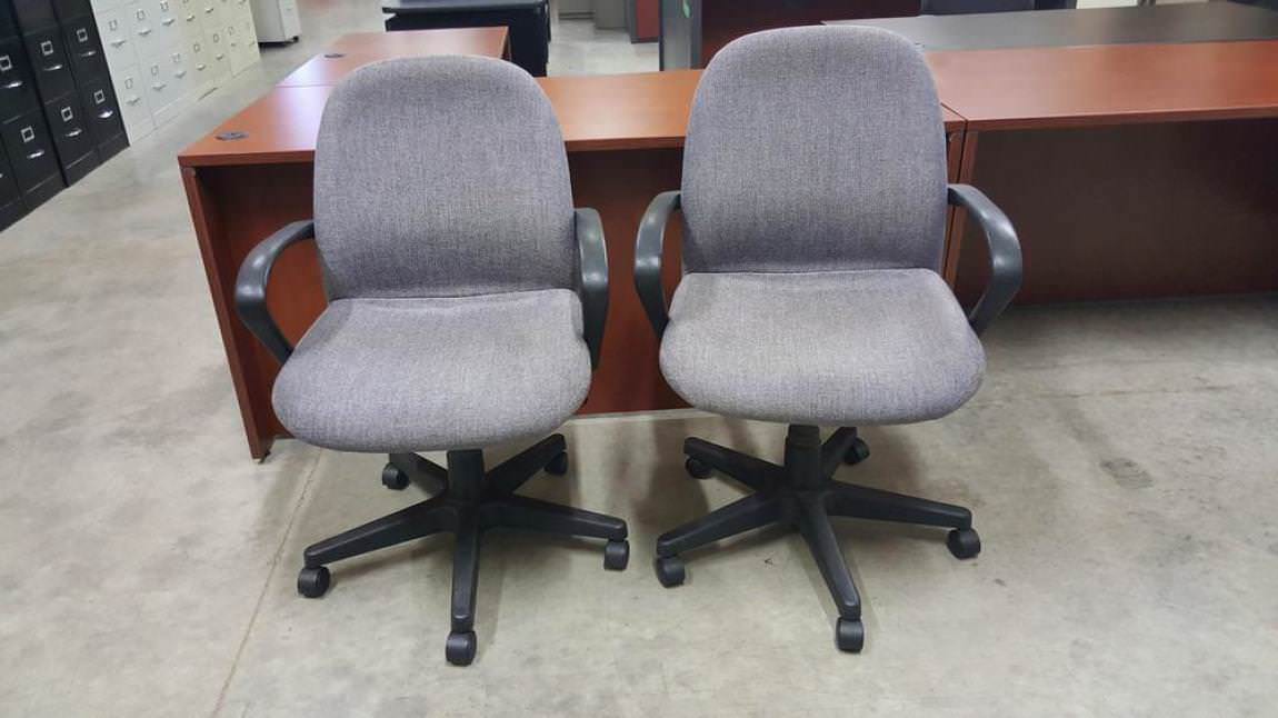 Gray Rolling Office Chair with Arms