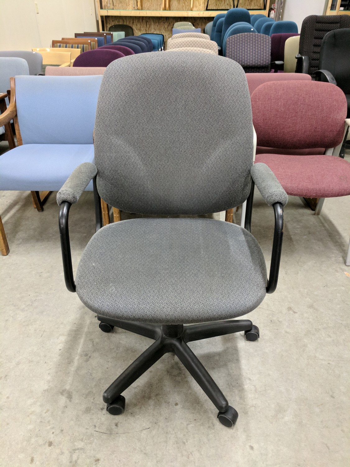 Gray Rolling Office Chair | Madison Liquidators