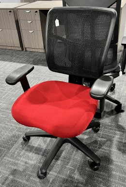 Mesh Back Office Chair with Red Seat