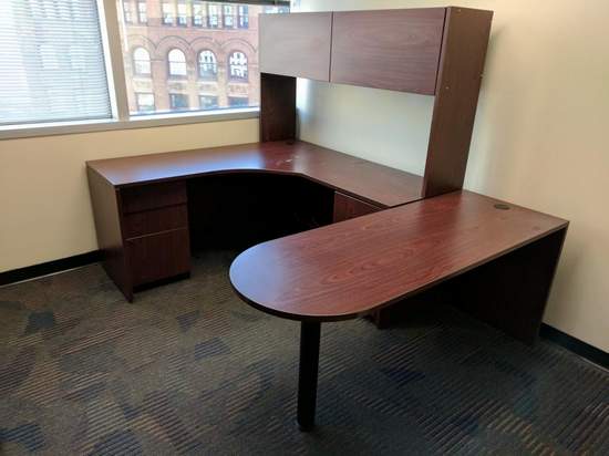 Mahogany Laminate U Shape Peninsula Desk With Hutch